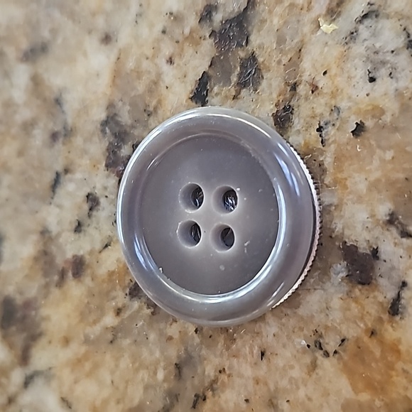 Vintage Quantity 70 round quarter size 4 holes marbled shiny buttons identical - Picture 9 of 9